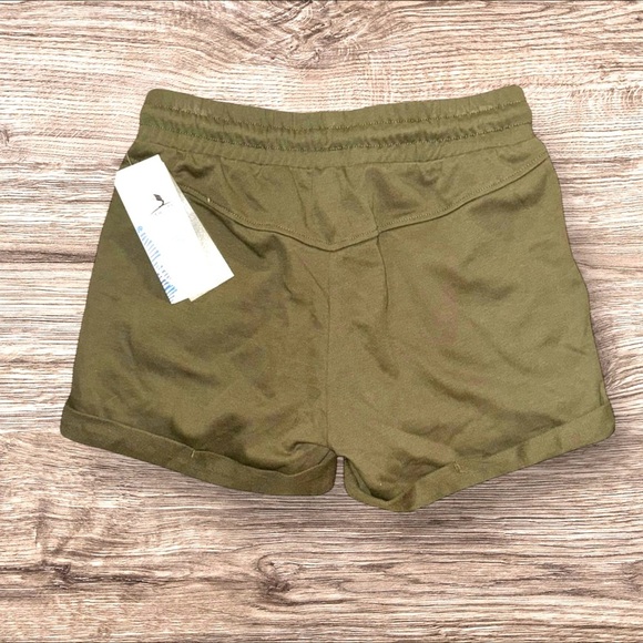 NWT Izyzone Women's Comfy & Soft Olive Green Lounge Shorts Size Medium - Picture 2 of 4